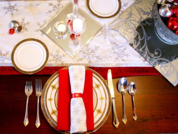 christmas-simple-place-setting-600x451
