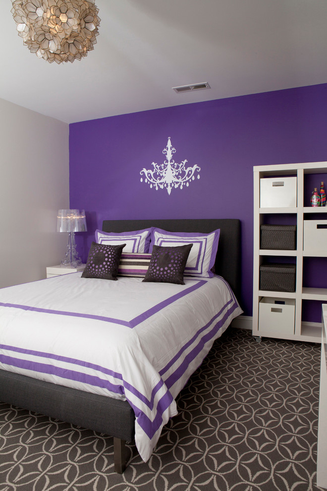 Фиолетовый цвет в интерьере спальни