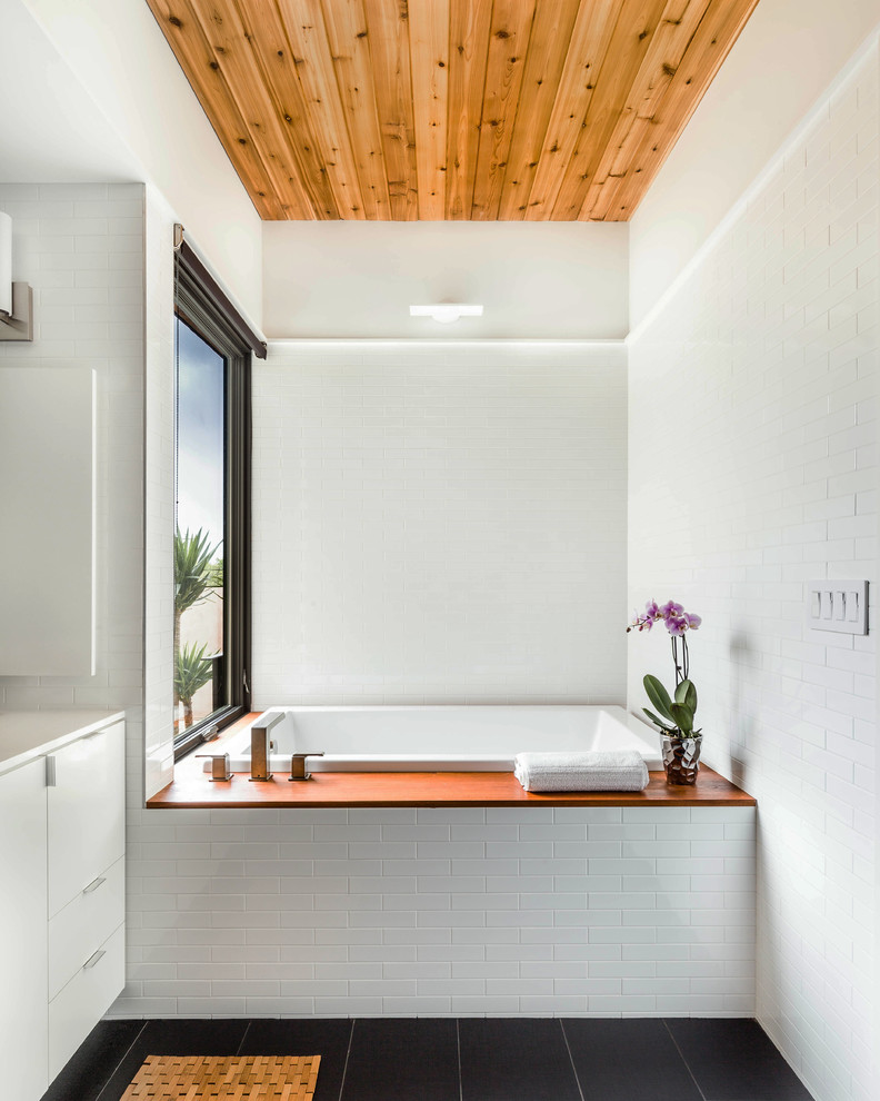 Потолок в ванной комнате: выбор материалов