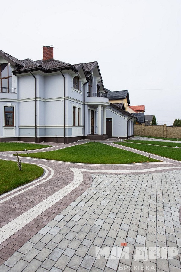 Тротуарная плитка плюс двор – современные материалы и модный ландшафтный дизайн
